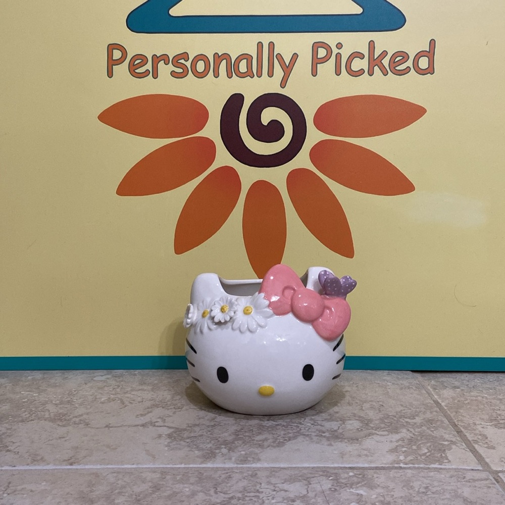 Blue Sky Clayworks “HELLO KITTY BUTTERFLY FIGURAL” Planter